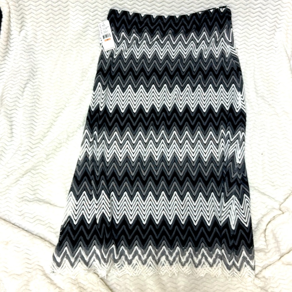 Plus size Karen Kane skirt